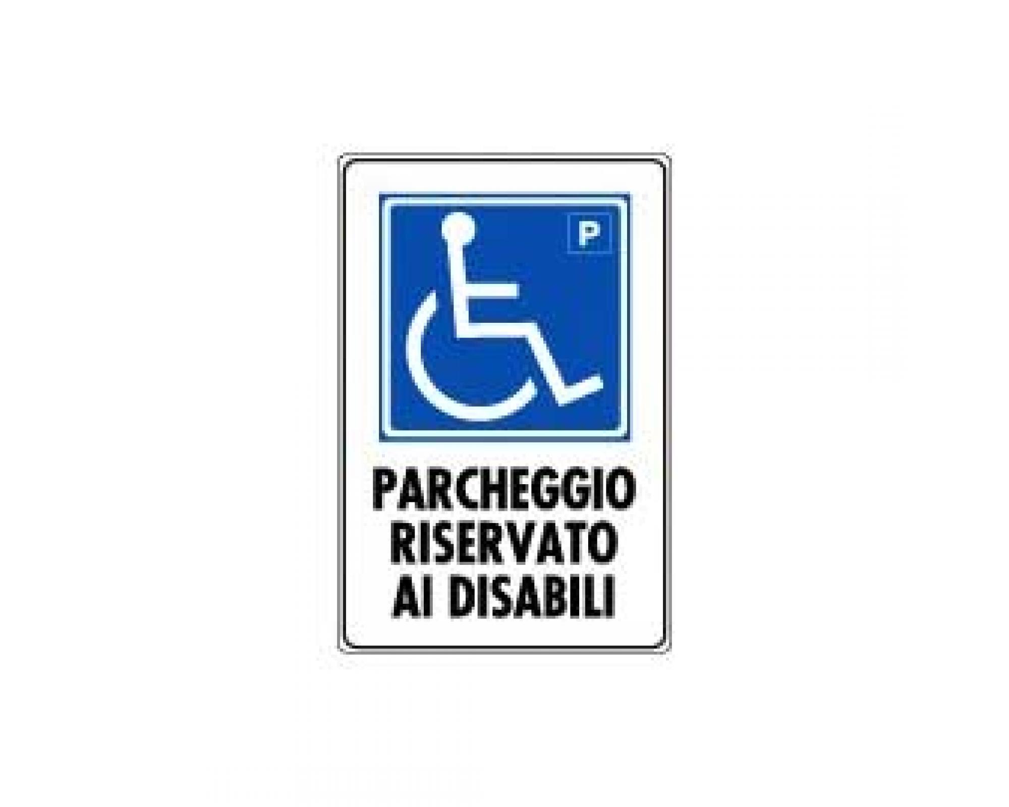 Cartello parcheggio riservato ai disabili